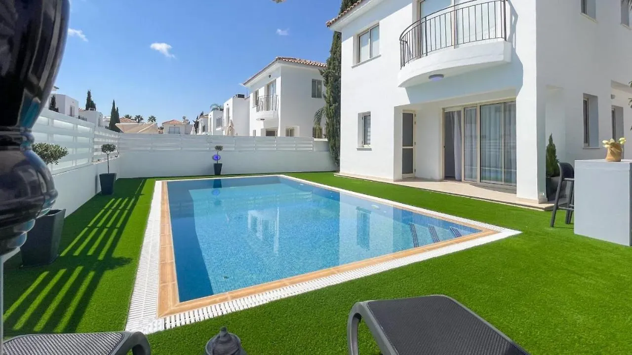 Villa Guenther Palm Village Protaras